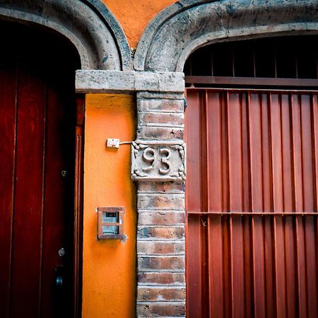 Suites Cuija Coyoacan Mexiko-Stadt Exterior foto
